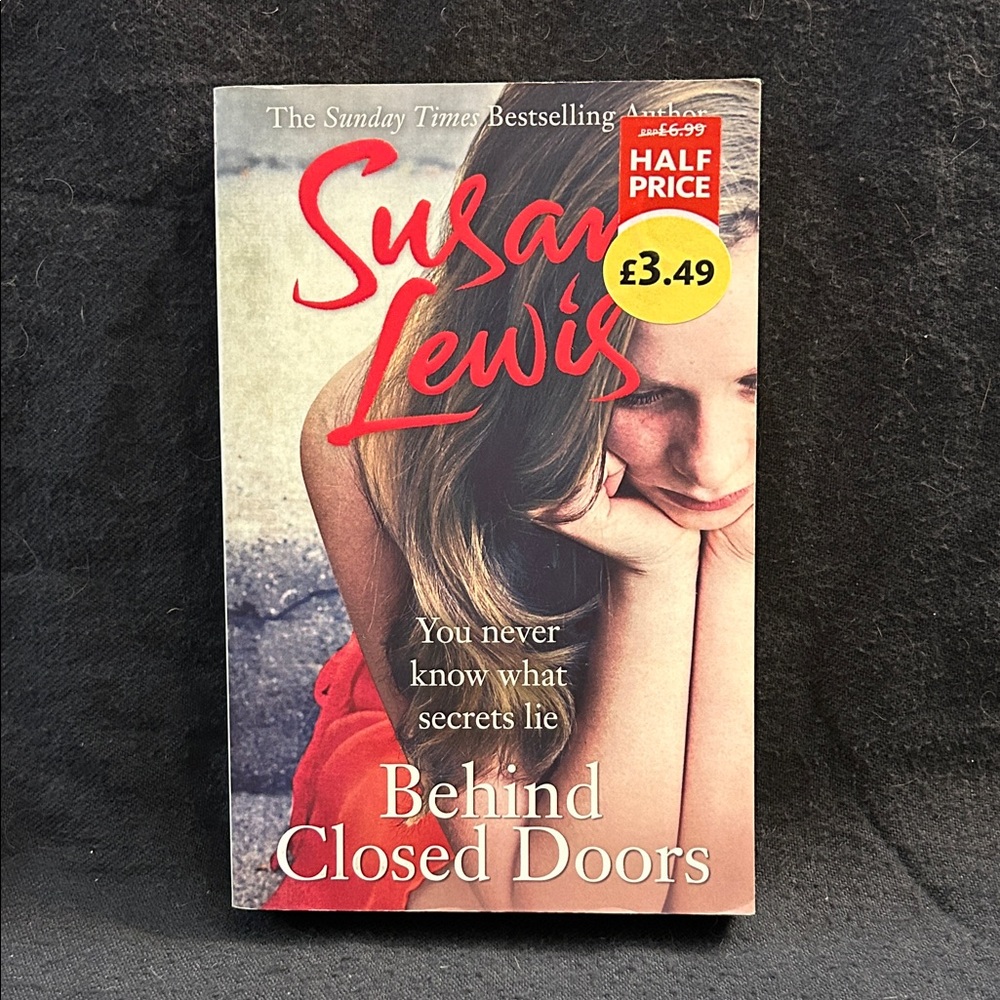 Behind Closed Doors, Susan Lewis, paperback
